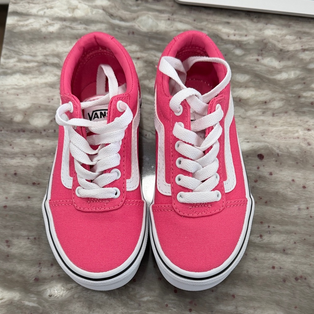 Girls 11k Vans Bold Pink and White Lace-Up Shoes
